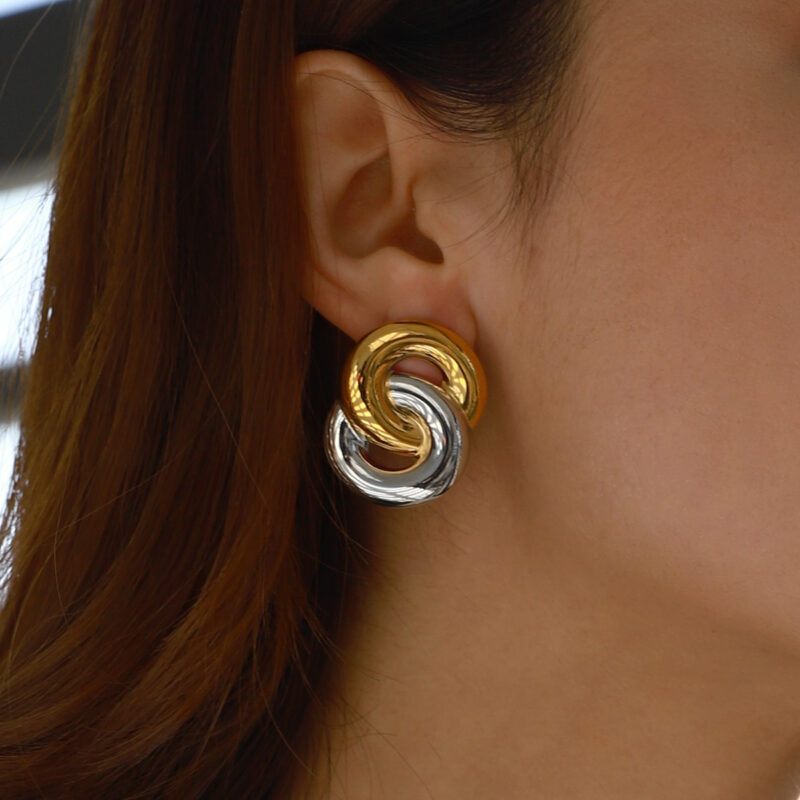 Minimalist Women's 18K Gold Two-Tone Stainless Steel Smooth 8-Shaped Hoop Earrings Pair - Image 4