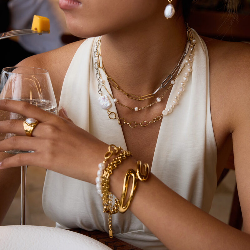 J&D Elegant Graceful 18K Gold Stainless Steel Two Tone Freshwater Pearl O-shaped Hollow Chain Necklaces - Image 3