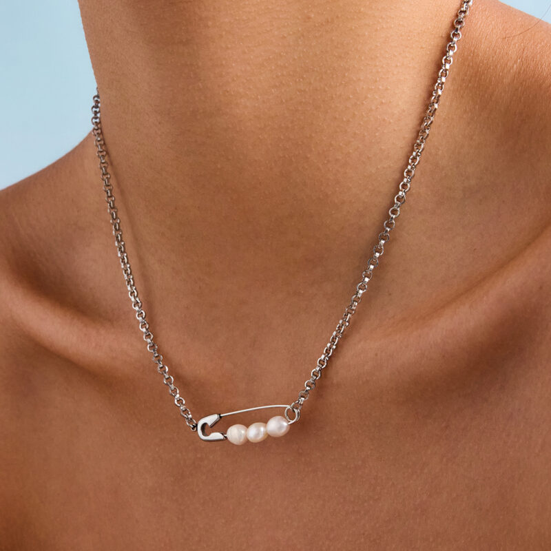 Stainless Steel Paperclip Necklace with Three Freshwater Pearls - Image 2