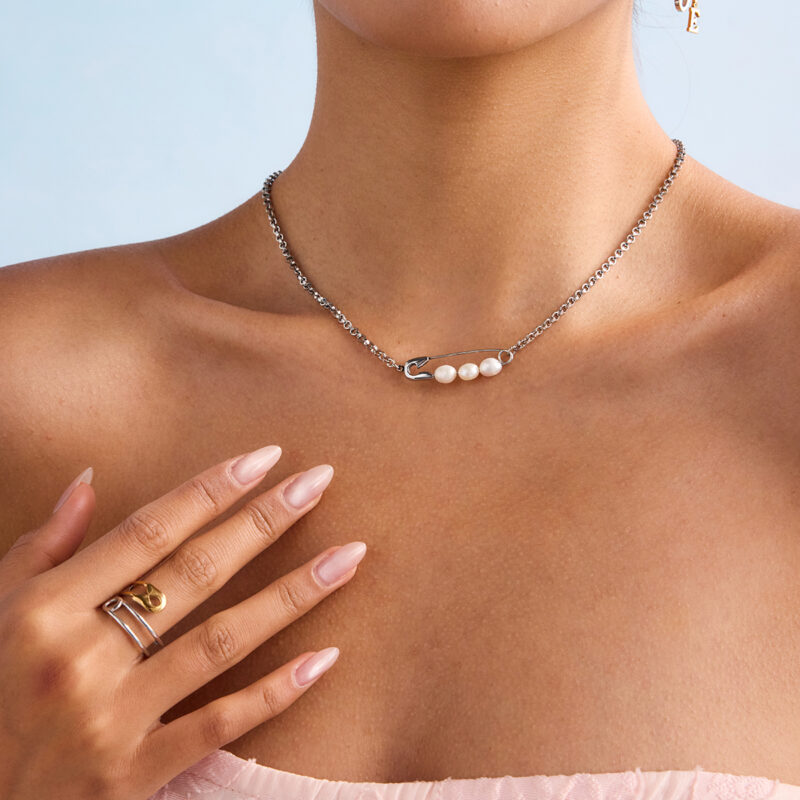 Stainless Steel Paperclip Necklace with Three Freshwater Pearls - Image 3