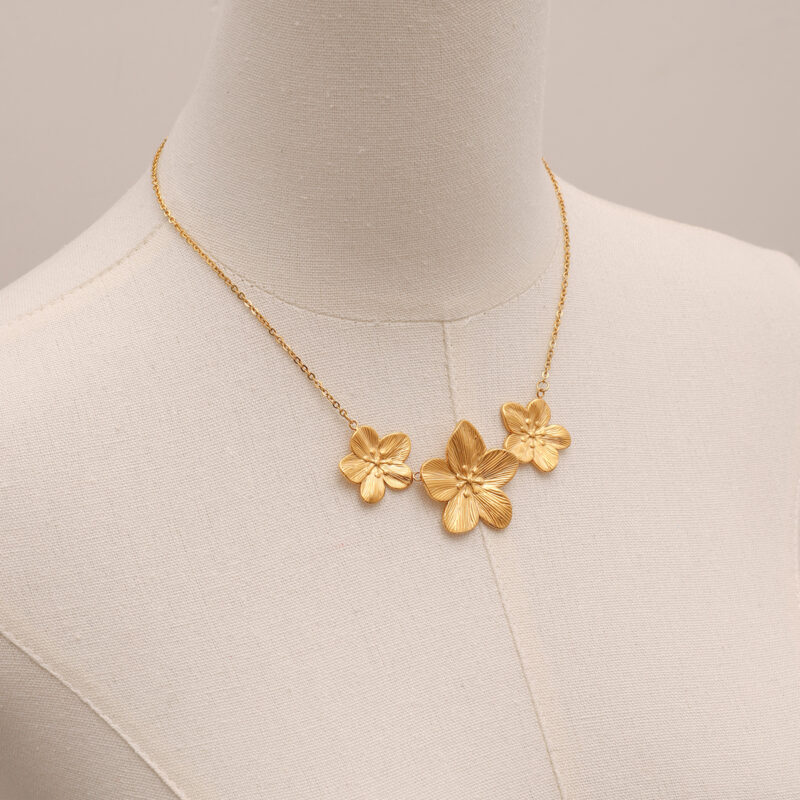 J&D Delicate Jewelry Stainless Steel 18K Gold Plated Necklaces Three Flowers Necklace for Women - Image 3
