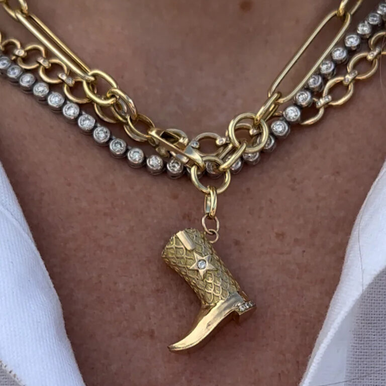 18K Gold Diamond Star Boot Pendant Figaro Chain Necklace - Image 4