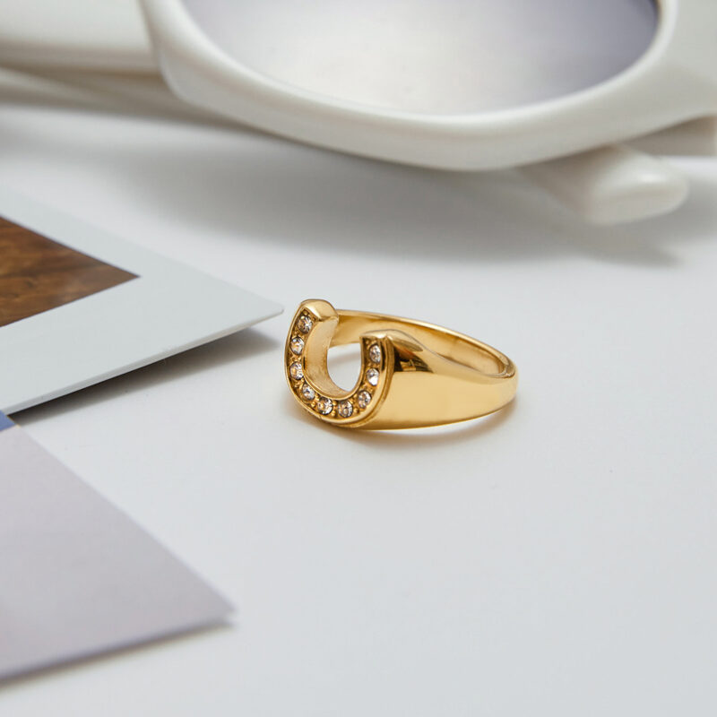 Classic Women's 18K Gold White Zircon U-Shape Ring - Image 3