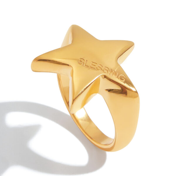 Modern Minimalist 18K Gold Engraved Star Ring