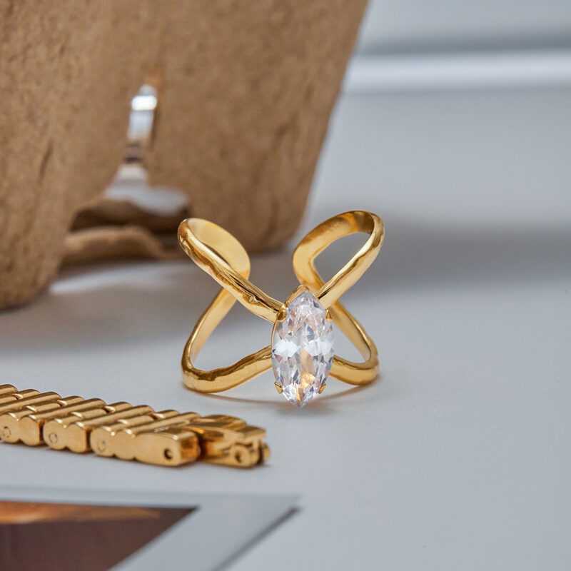 Modern Minimalist Women's 18K Gold Hammered Cross Hollow Zircon Geometric Ring - Image 5