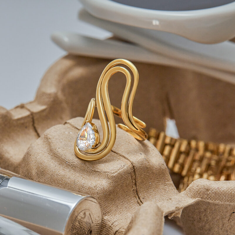 Modern Minimalist Women's 18K Gold Double Hollow S-Shape Zircon Geometric Ring - Image 3