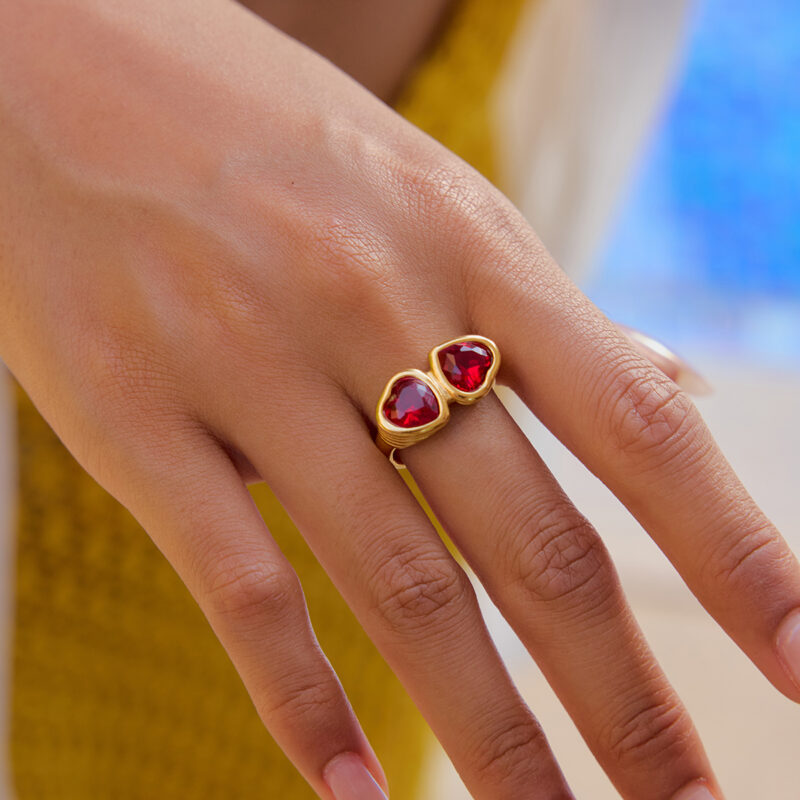 Vintage Women's 18K Gold Stainless Steel Deep Red Heart Zircon Ring - Image 3