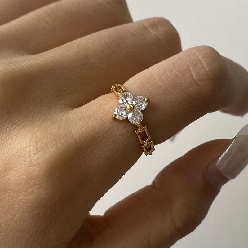 J&D Modern Luxury 18K Gold Stainless Steel Lucky Leaf Clover Zircon Watch Rings for Women - Image 2