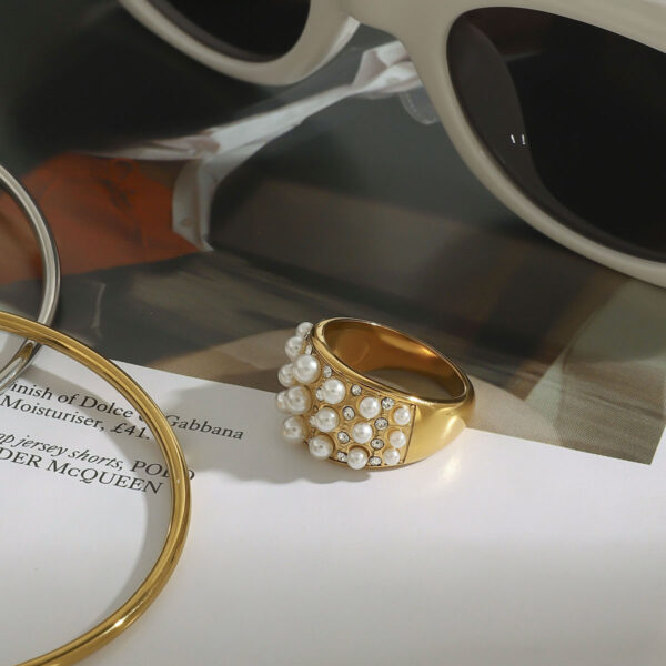 18K Gold Stainless Steel Wide Pearl & Diamond Ring Size 7 - Image 4