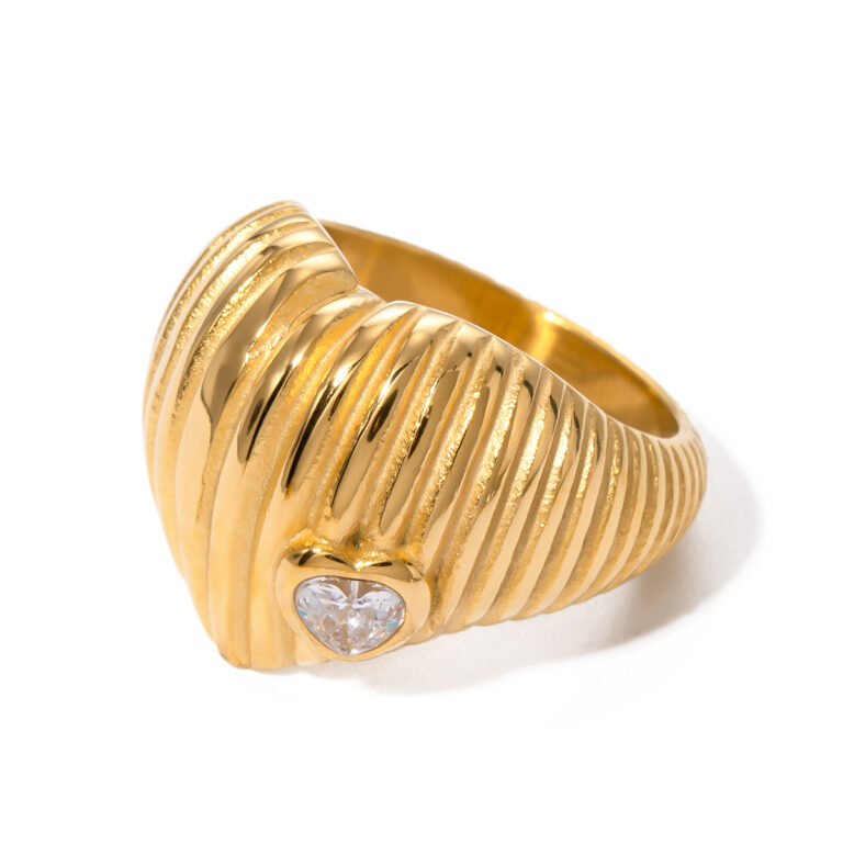 18K Gold Stainless Steel White Zircon Heart Ribbed Ring