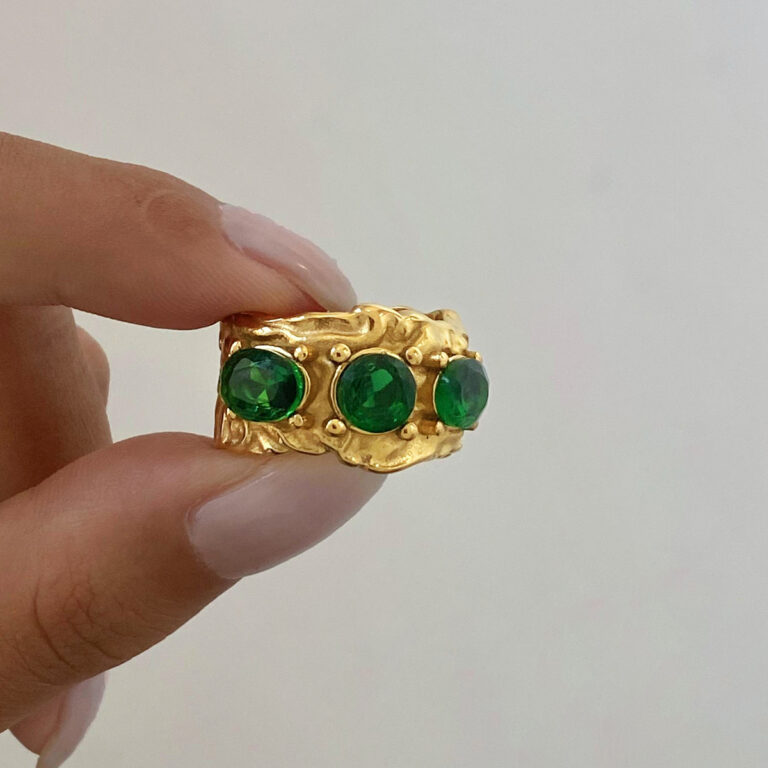 18K Gold Stainless Steel Green Glass Hammered Oval Ring - Image 2