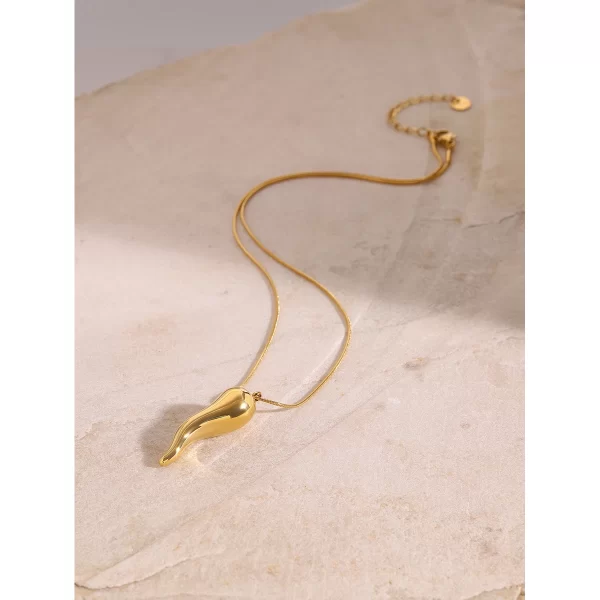 Youthway Statement Chic Gold Plated Stainless Steel Smooth Chili Pepper Pendant Necklace For Women Waterproof Jewelry 2024