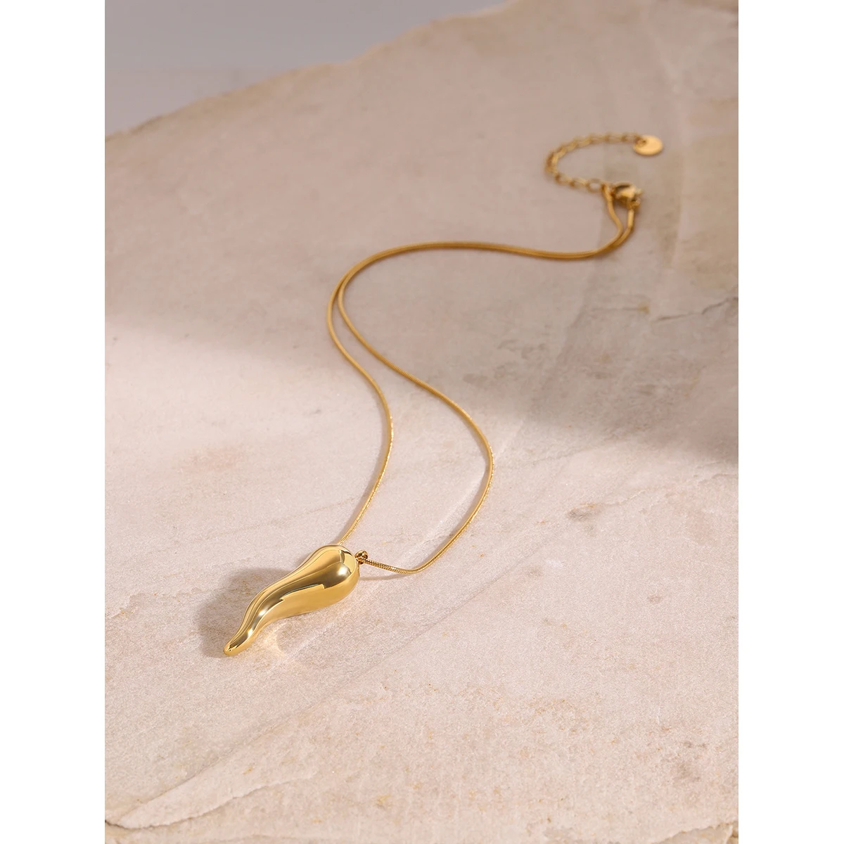 Youthway Statement Chic Gold Plated Stainless Steel Smooth Chili Pepper Pendant Necklace For Women Waterproof Jewelry 2024