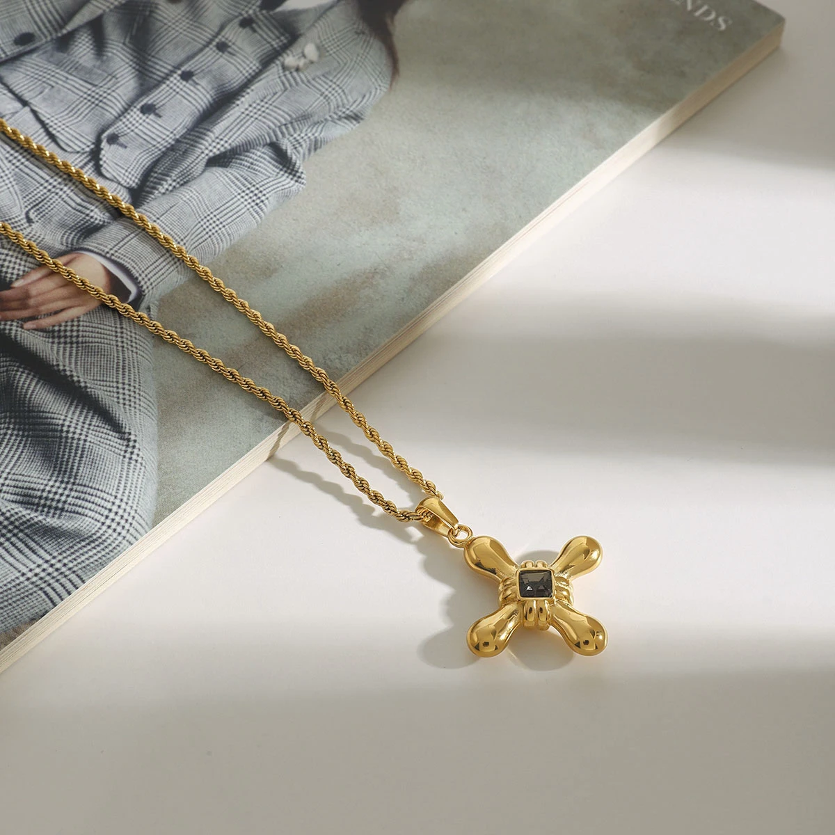Youthway High Quality 18K Gold Plated Stainless Steel Dark Grey Rhinestone Smooth Cross Pendant Necklace Waterproof Jewelry New