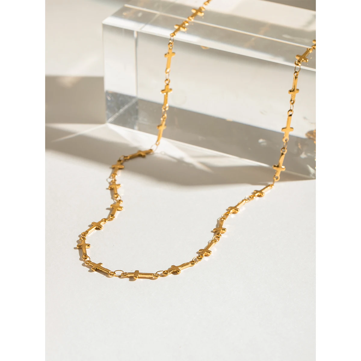 Youthway New Design Trendy Gold Plated Stainless Steel Smooth Cross Chain Necklace For Ladies Anti Allergic Fashion Jewelry Gift