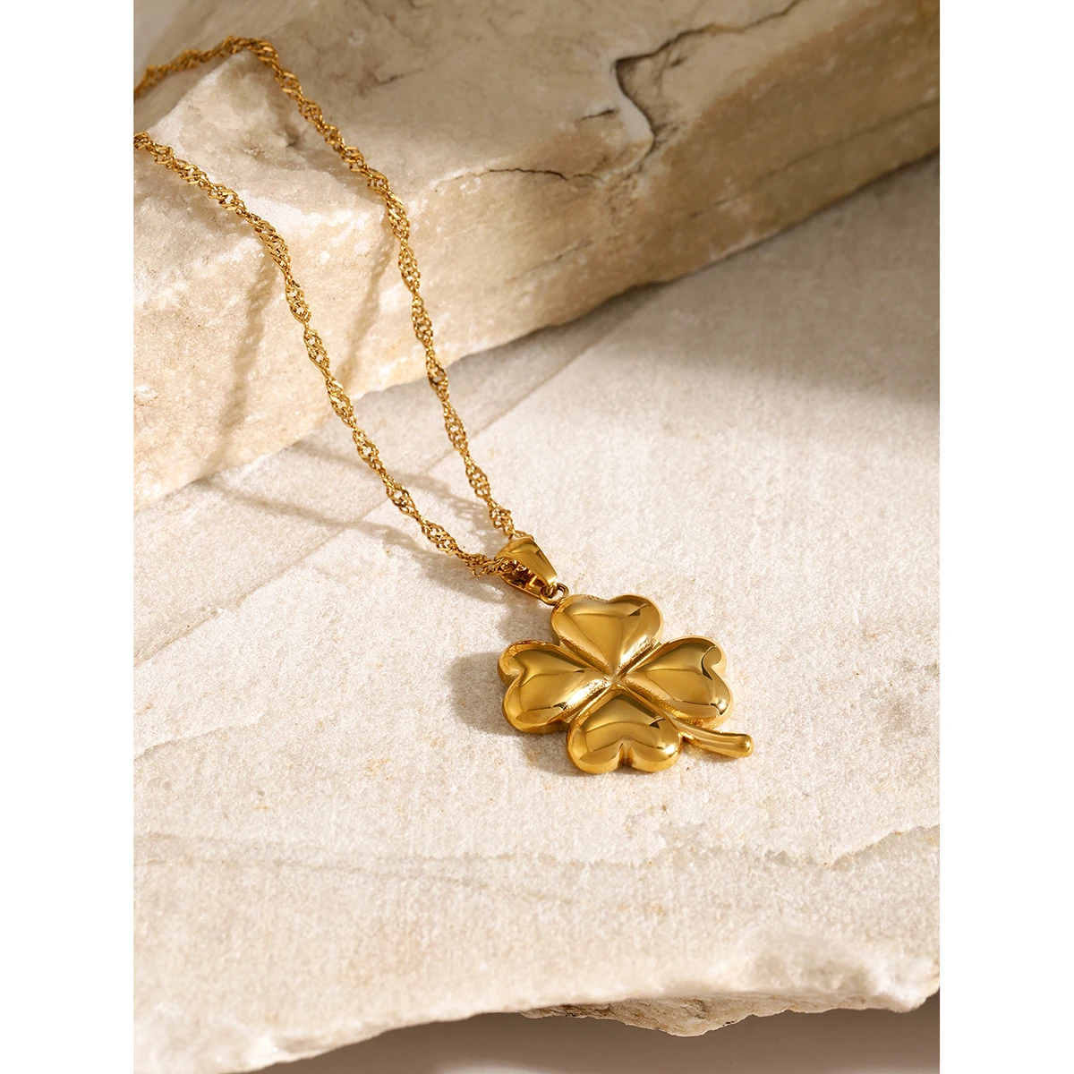 Youthway 18K Clover Pendant Stainless Steel Necklace Metal Stylish Jewelry 18K PVD Plated Waterproof Gift Classic 2024