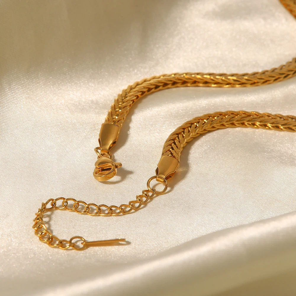 Youthway 18K PVD Gold Plated Stainless Steel Necklace for Women Waterproof Trend High Quality Fashion Jewelry Women Party