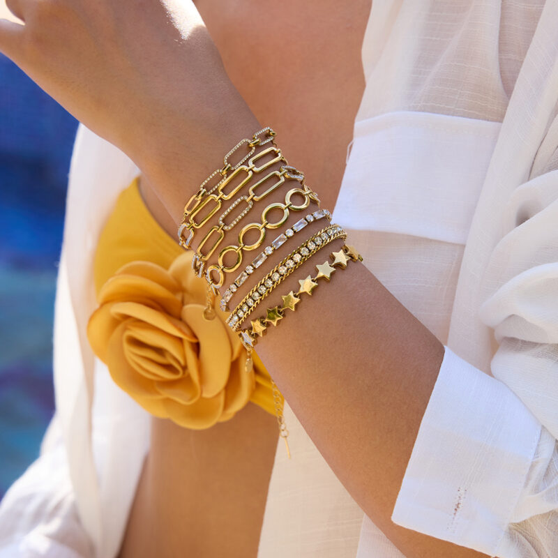18K Gold Open Link Bracelet Minimalist Tennis Chain Design - Image 3