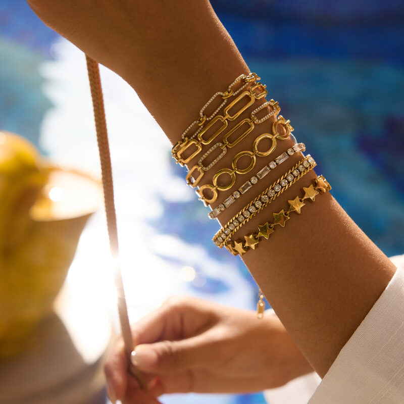 18K Gold Paperclip Bracelet Openwork Tennis Chain Design - Image 4