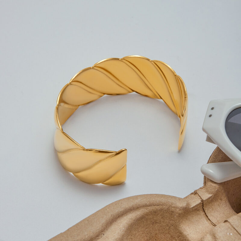 18K Gold Wave Bangle Smooth Open Cuff Minimalist Style - Image 3