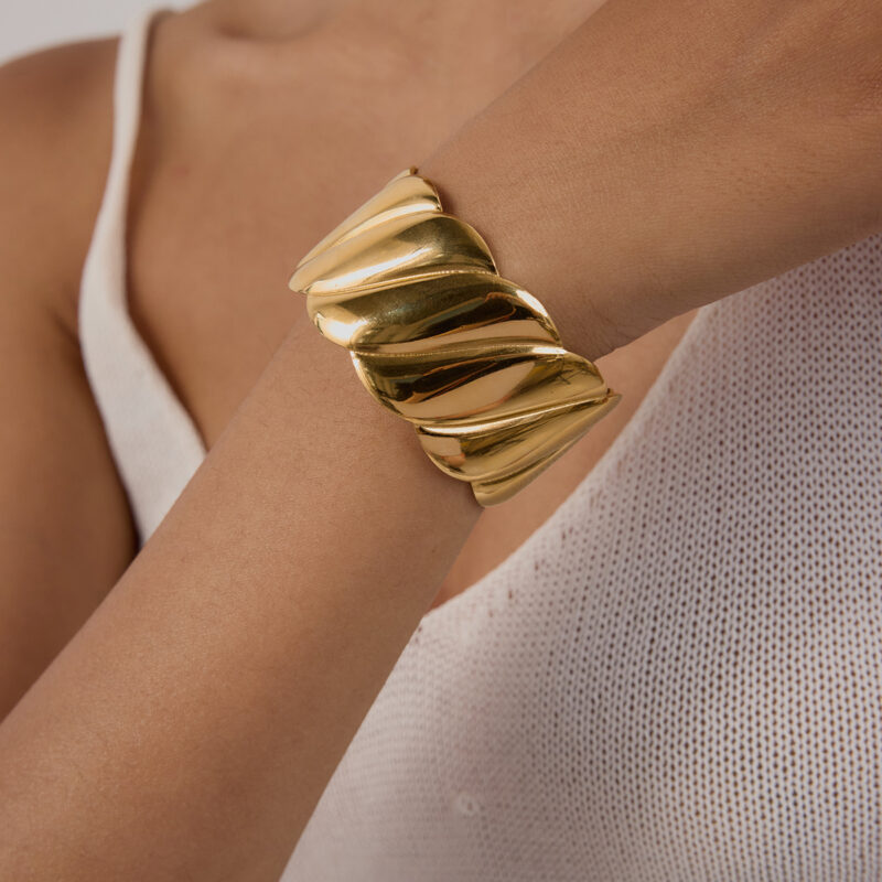 18K Gold Wave Bangle Smooth Open Cuff Minimalist Style - Image 4
