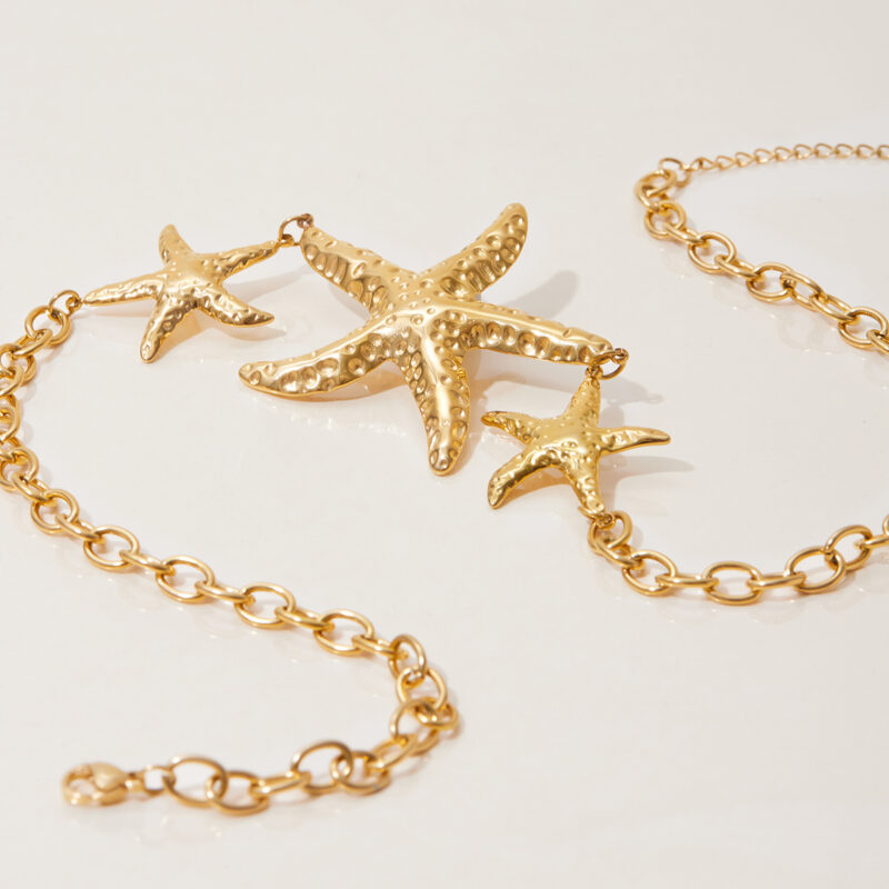18K Gold Starfish Necklace Hammered Texture Ocean Style - Image 3