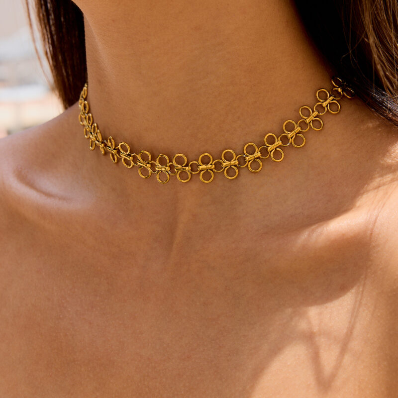 18K Gold Clover Necklace Vintage French Style Stainless Steel - Image 4