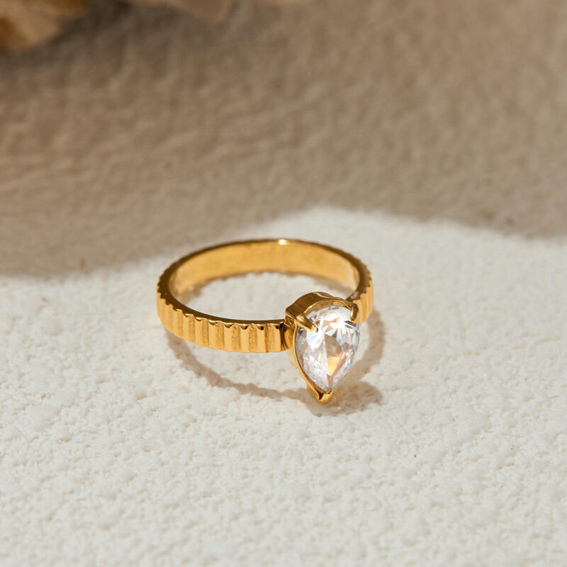 18K Gold Ring Teardrop White Zircon Textured Band Style - Image 2