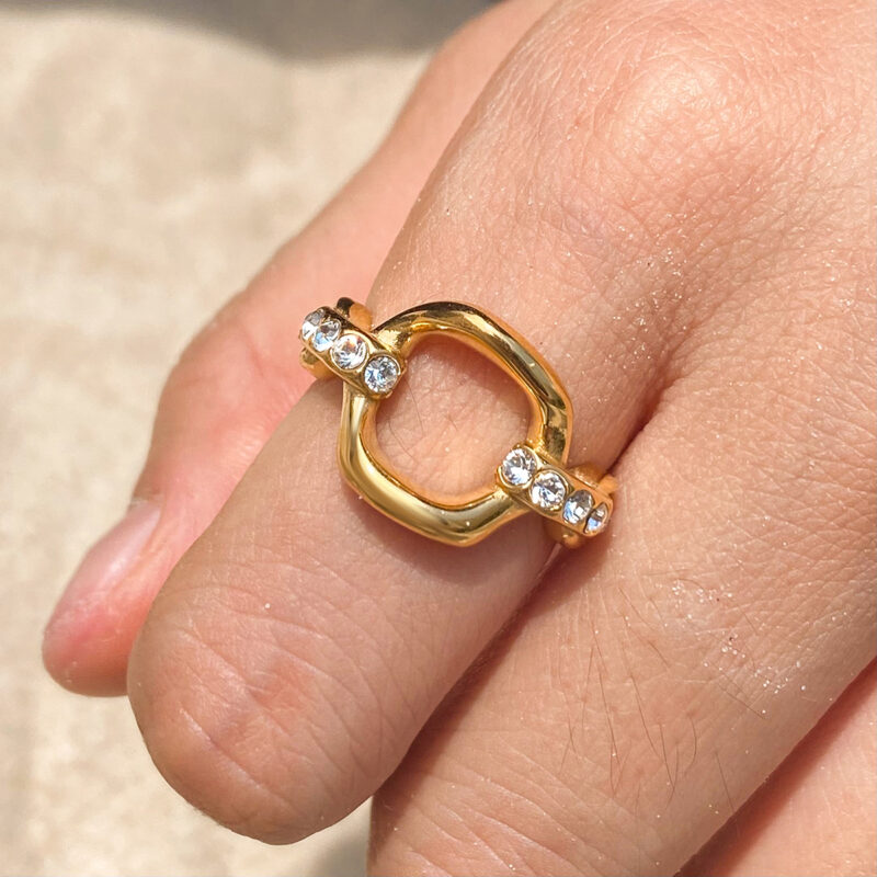 18K Gold Zircon Ring Open Circle Cutout White Stone Design - Image 4