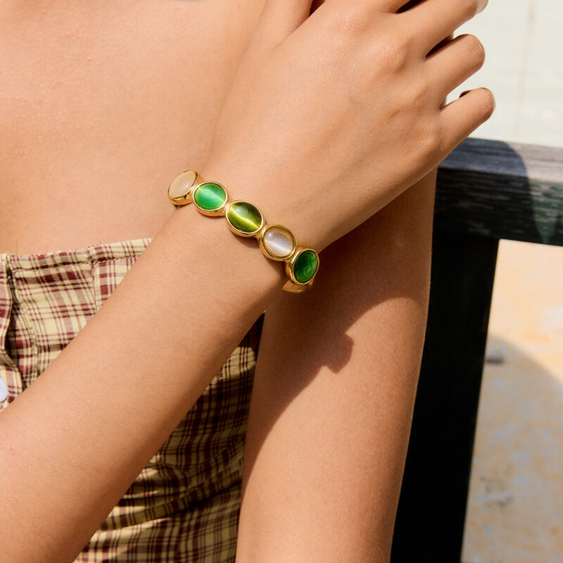 Green & White Cat??s Eye Open Cuff in 18K Gold - Image 2