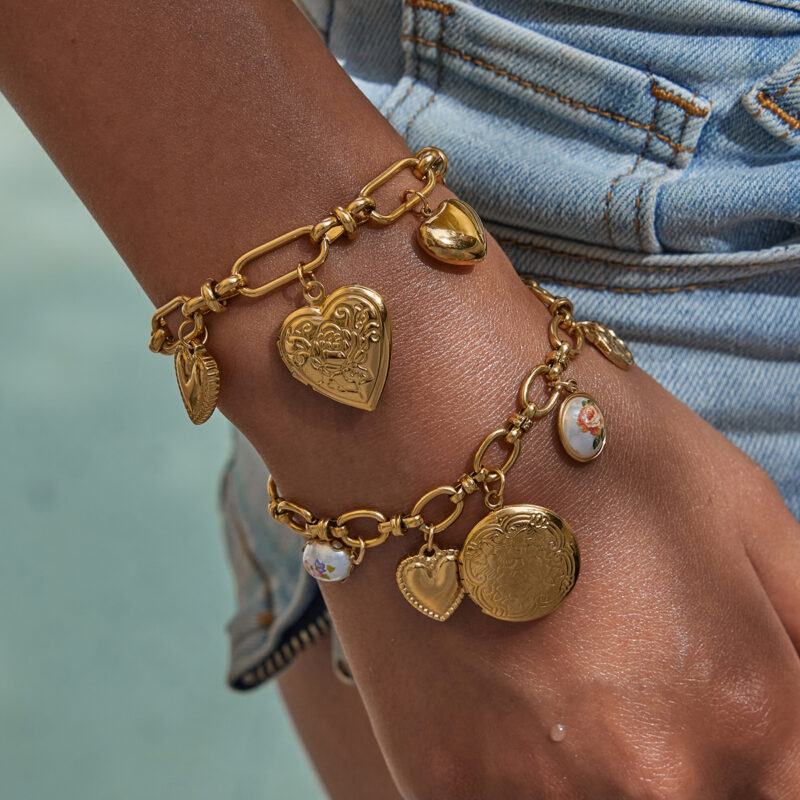 Romantic Gold Heart Pendant OT Clasp Bracelet - Image 2