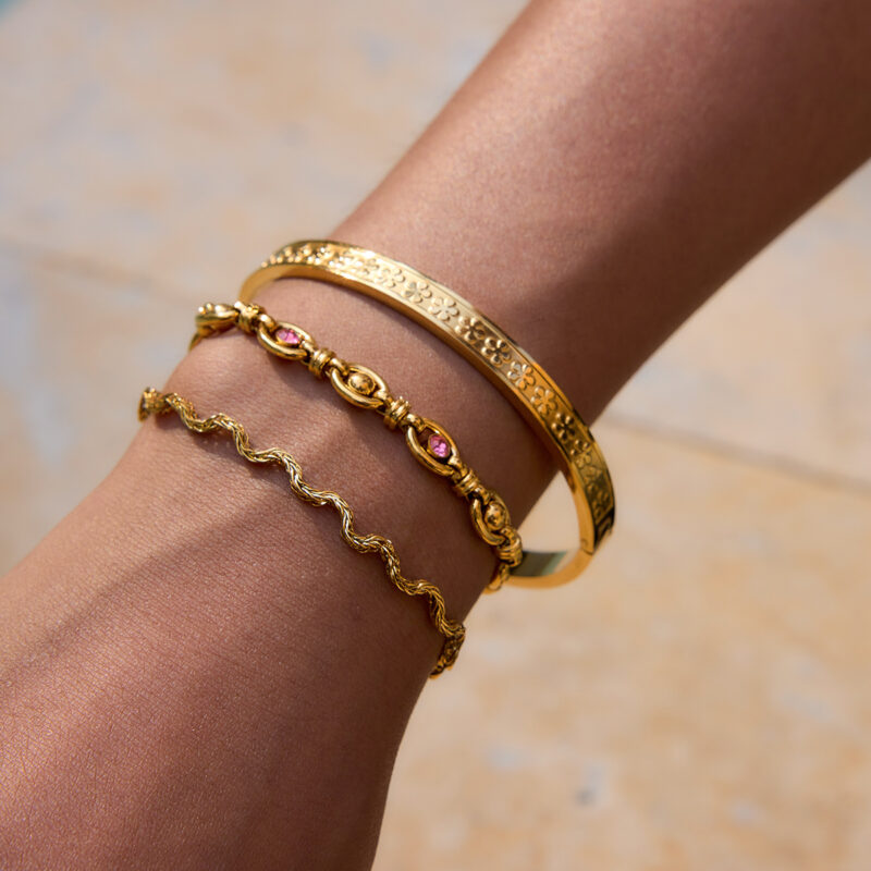 Classic Gold Twisted Wave Chain Bracelet - Image 3