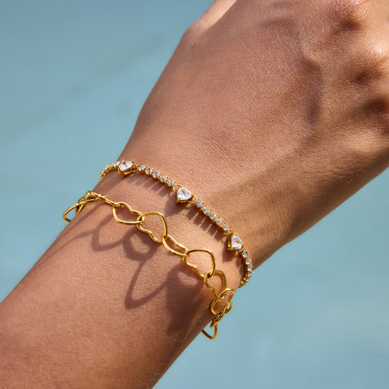 Classic Gold Hollow Heart Chain Bracelet - Image 2