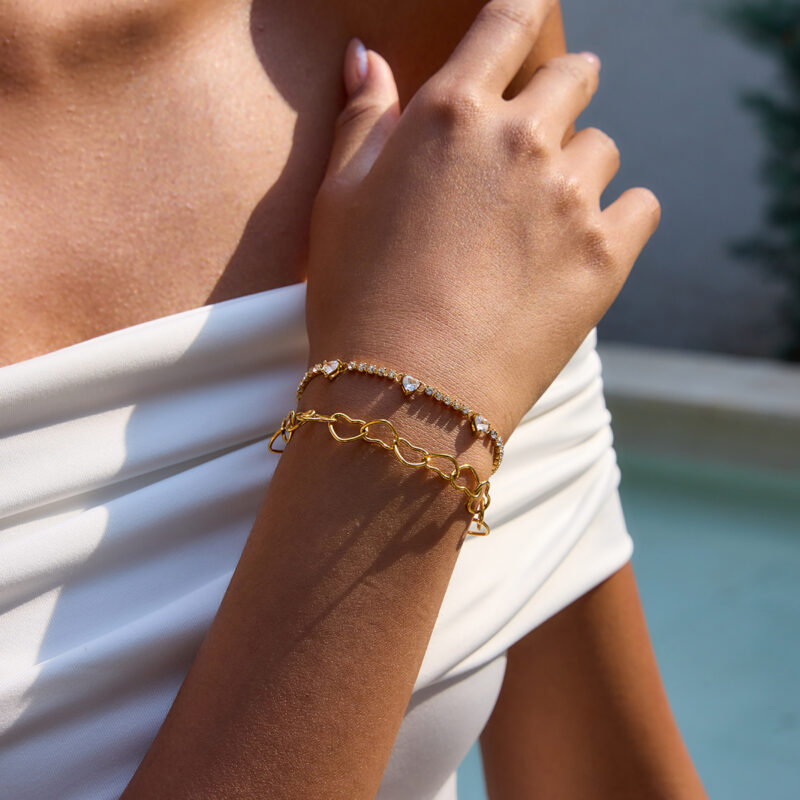 Classic Gold Hollow Heart Chain Bracelet - Image 3