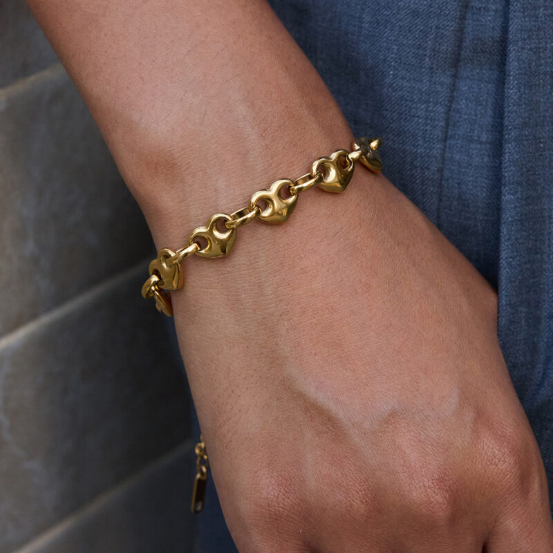 Heart Toggle Gold Chain Bracelet - Image 4
