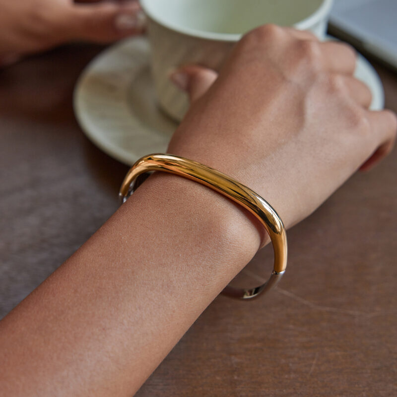 Gold Silver Plated Vintage Square Clasp Bangle - Image 2