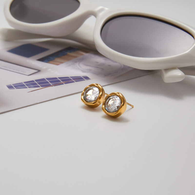 Classic Gold Round White Zirconia Earrings - Image 4