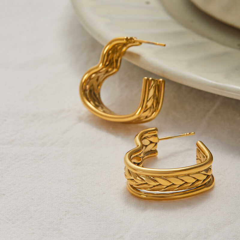 Classic Gold Heart Wrapped Triple C Hoop Earrings - Image 4