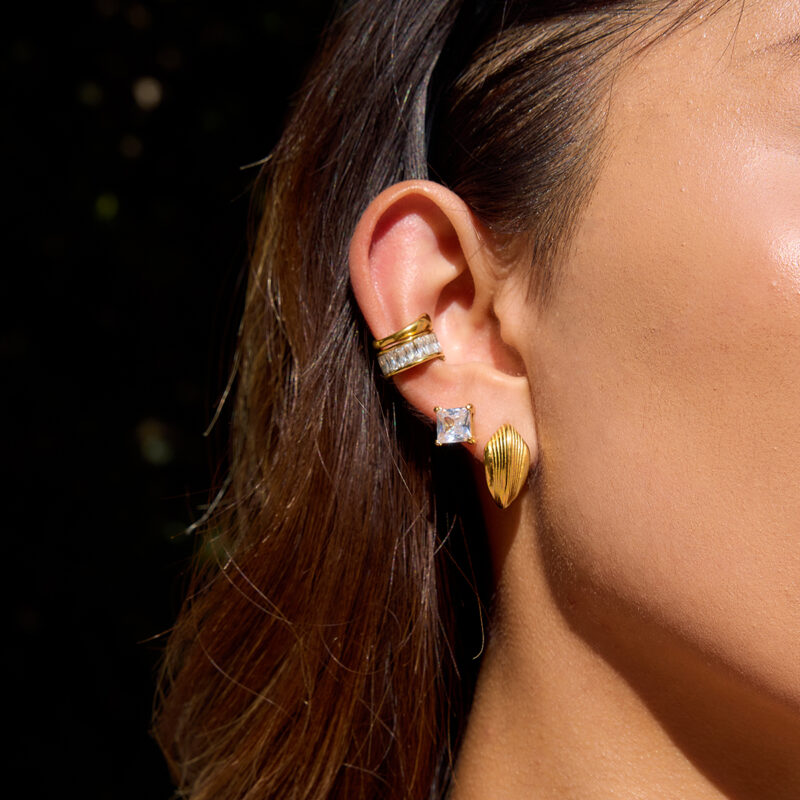 Classic Gold Ribbed Line C Hoop Earrings - Image 2