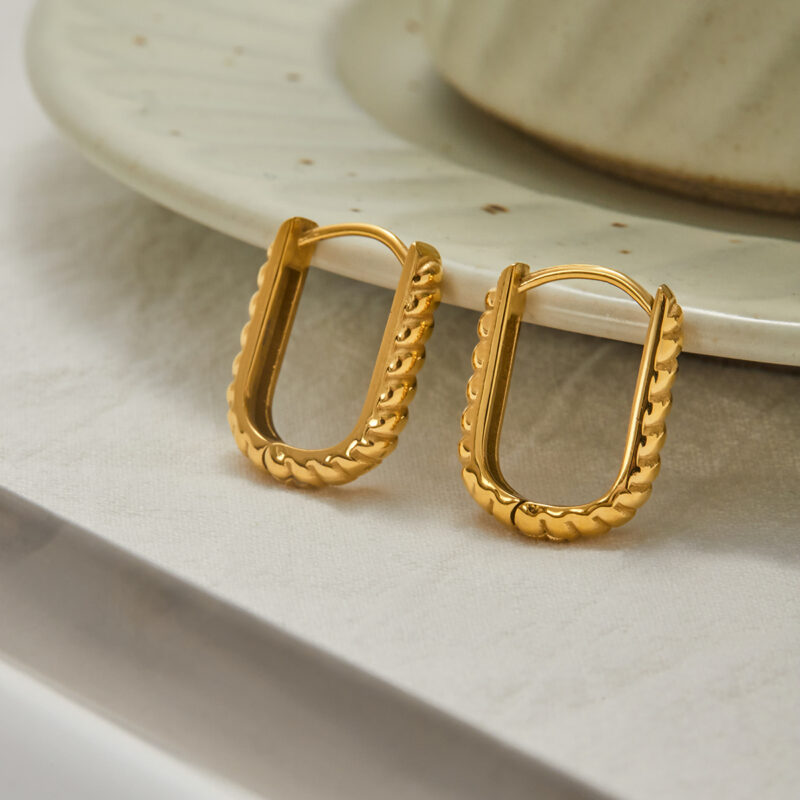 Classic Gold Ribbed U Shape Earrings - Image 4