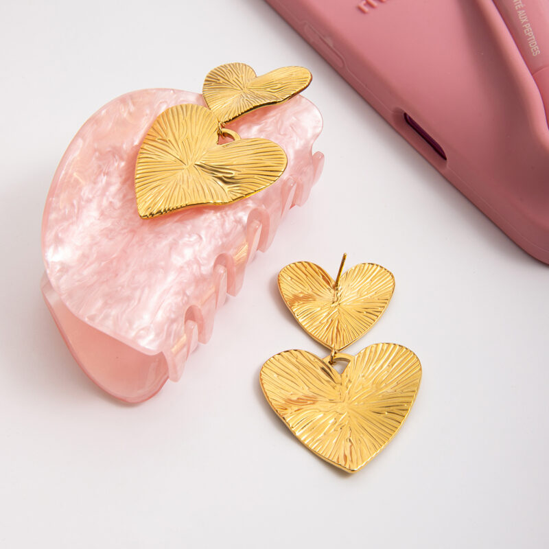 Ribbed Heart Drop Earrings - Image 4