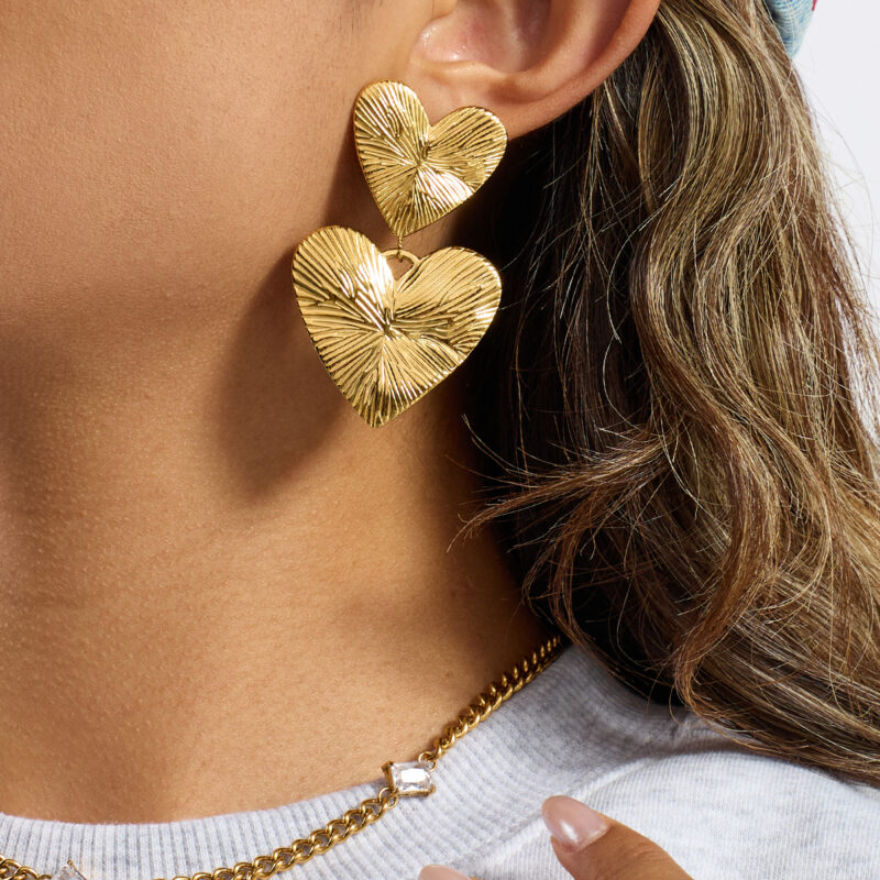Ribbed Heart Drop Earrings - Image 3