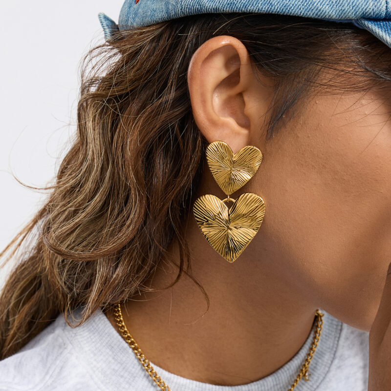 Ribbed Heart Drop Earrings - Image 2