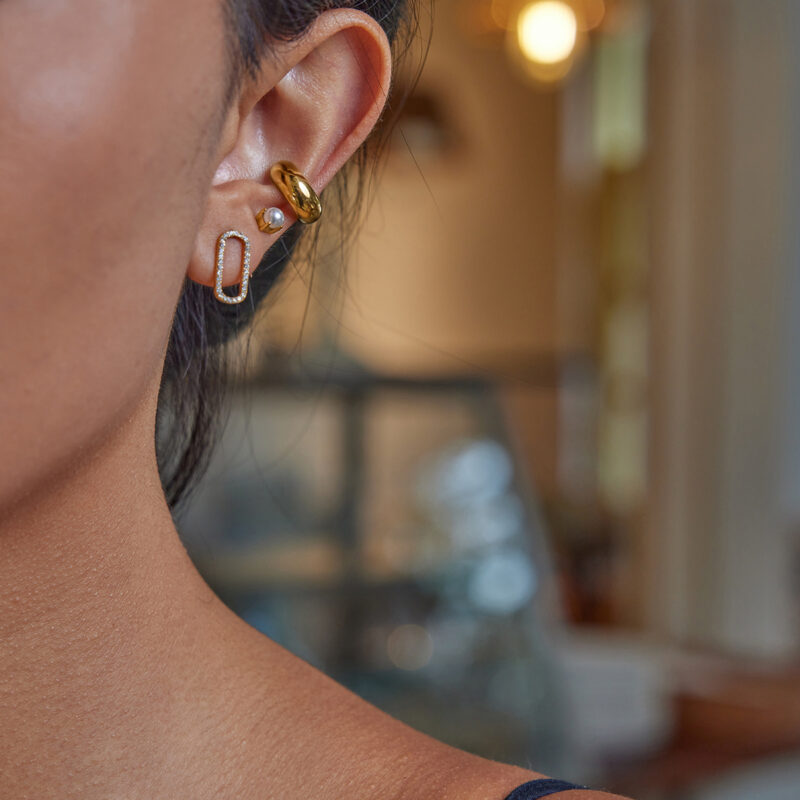 Hollow Oval Pearl Earrings Gold Stainless Steel - Image 3
