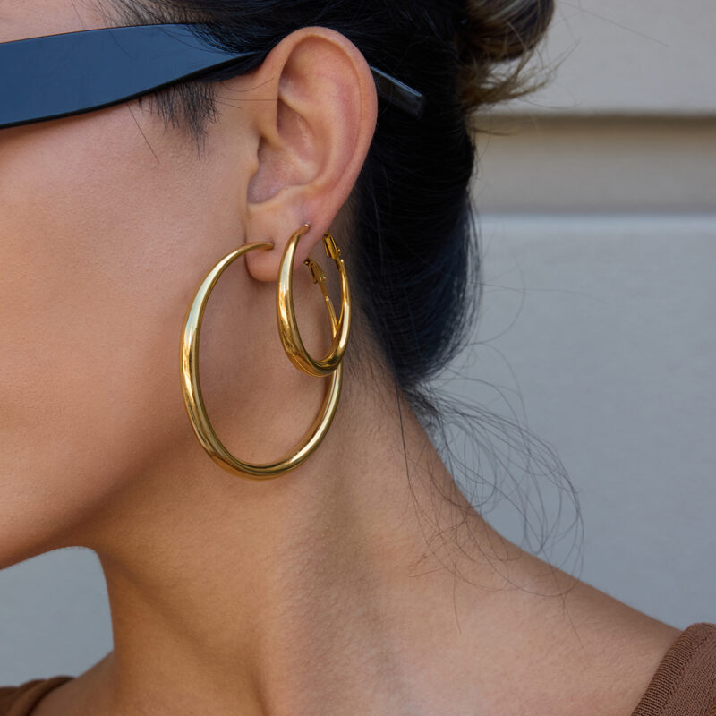 14K Gold Hollow Polished Hoop Earrings - Image 3