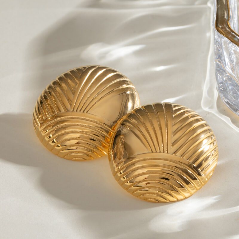 Vintage Irregular Ribbed Earrings 18K Gold - Image 4