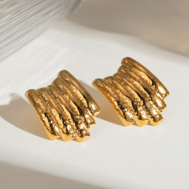 Geometric Hammered Stripe Earrings 18K Gold - Image 5