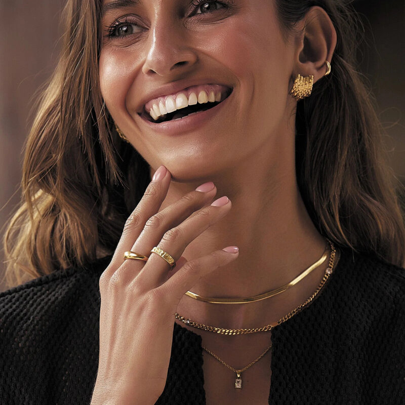 Geometric Hammered Stripe Earrings 18K Gold - Image 2