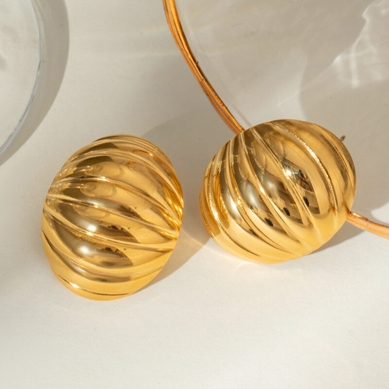 Chunky Oval Ribbed Hoop Earrings 18K Gold Steel - Image 5