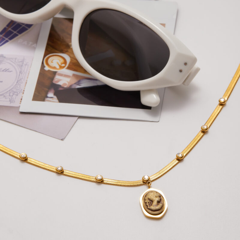 Cameo Portrait Resin Pendant Necklace Gold - Image 4